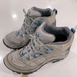 Merrill women’s waterproof hiking boots size 8